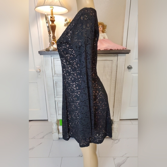 Alya Black Long Sleeve Lace Dress - Picture 3 of 10